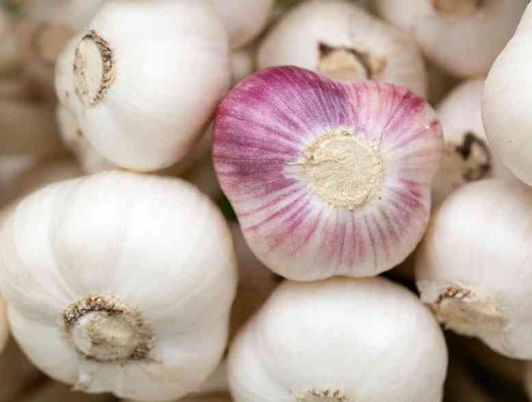 How Much Minced Garlic Equals A Clove?